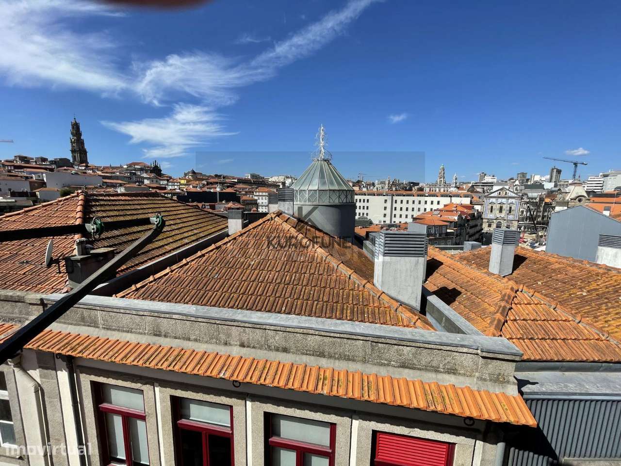 PREDIO COM PROJETO APROVADO PARA RECUPERAR NA SÉ DO PORTO-17