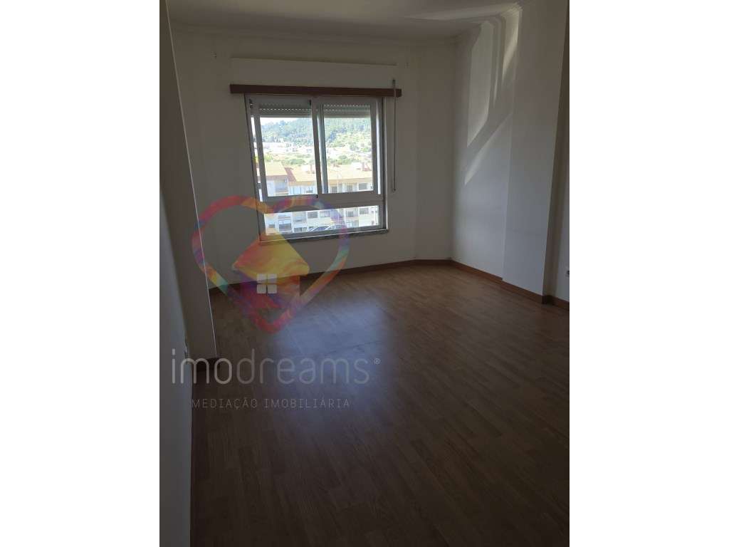 Apartamento T3 em Bom Retiro - Vila Franca de Xira-10