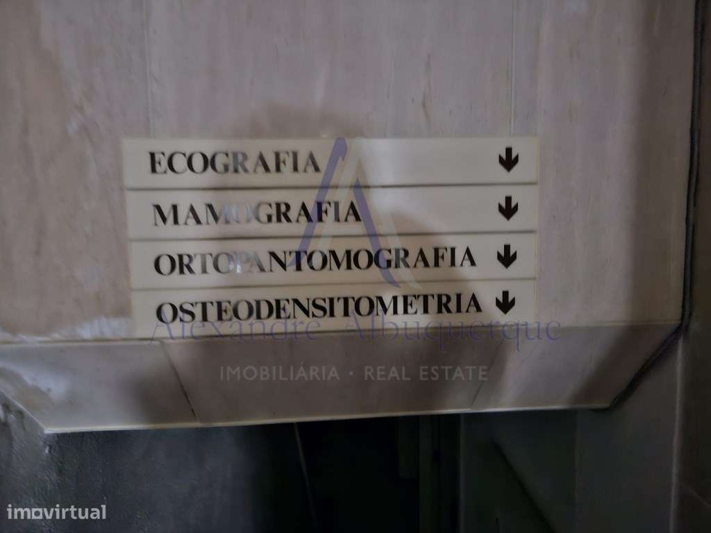 Invista no espaço ideal para o seu negócio em Sesimbra!-14