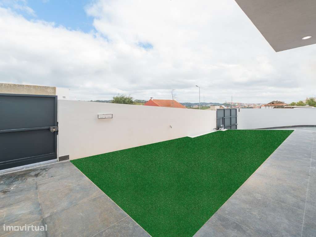 MORADIA NOVA T4 COM PISCINA - SERRA DE CASAL DE CAMBRA-52