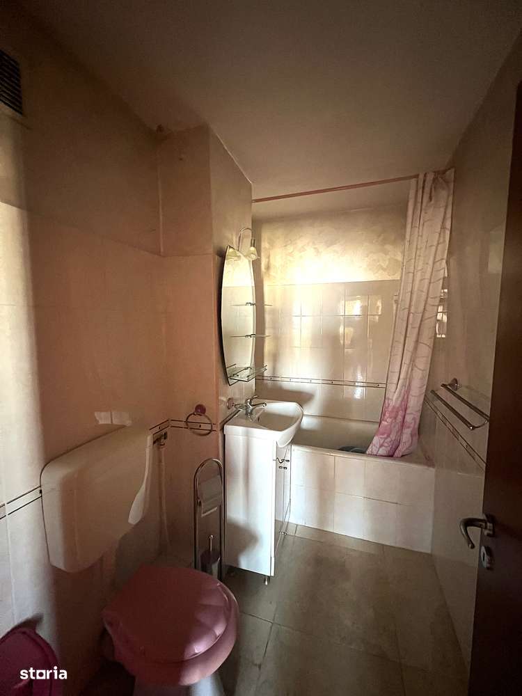 Apartament cu 3 camere-Decomandat-Priveliste panoramica-13