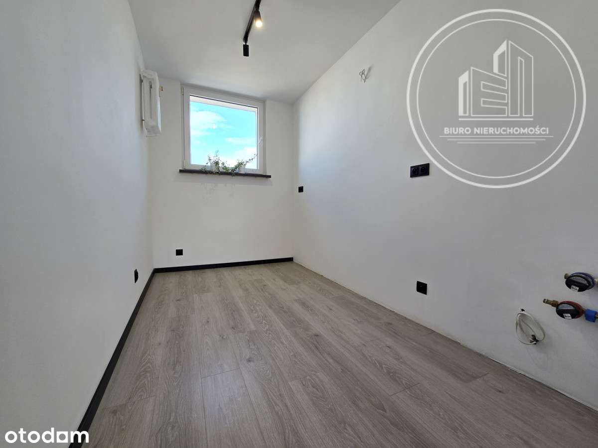 Mieszkanie trzy pokojowe w centrum miasta-15