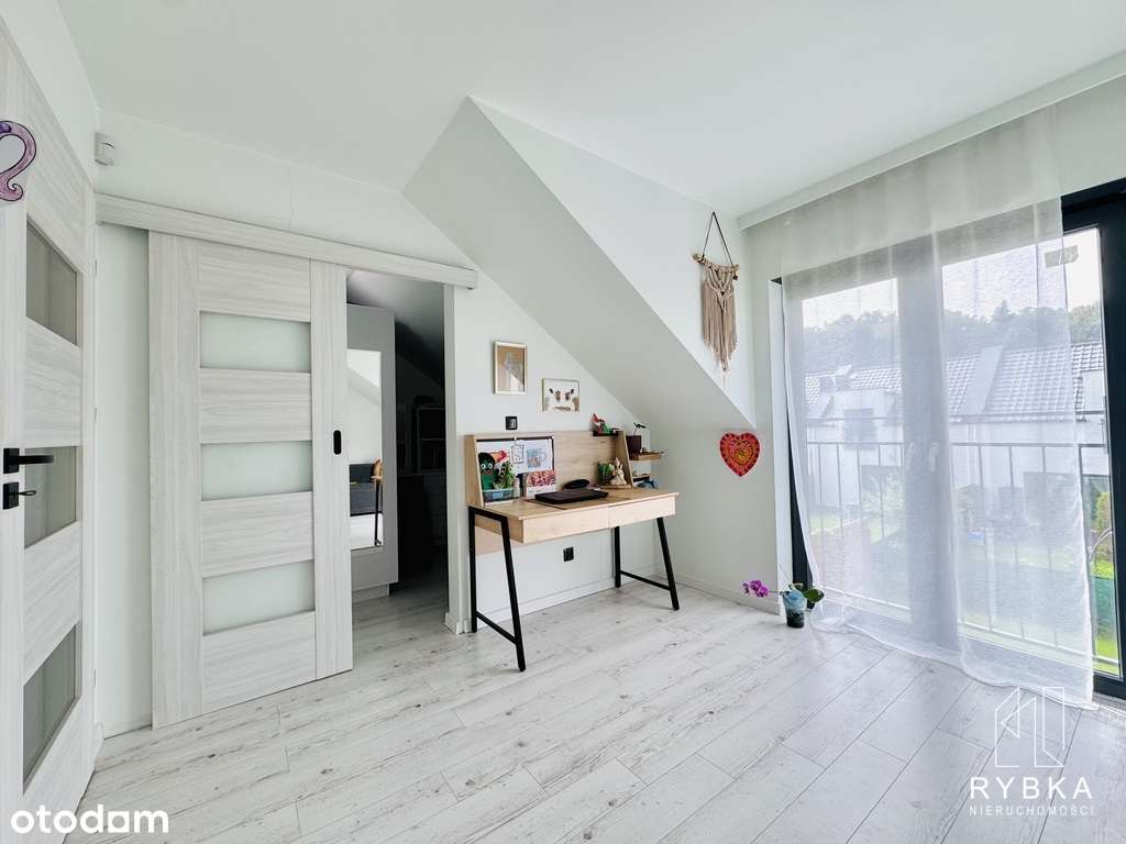 Nowoczesny dom w zabudowie szeregowej z ogrodem-14