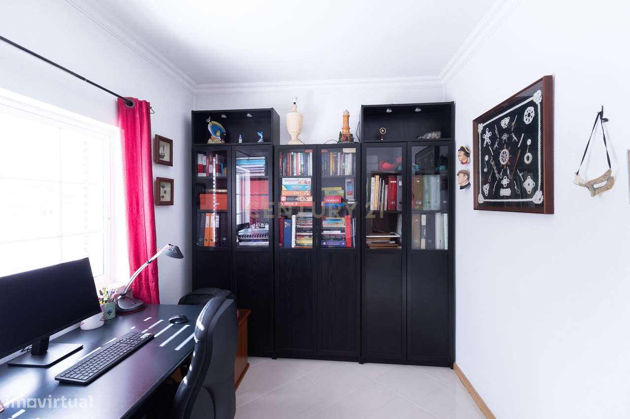 Moradia T4+1 em Condomínio Fechado – Alfacenhas Vila-10