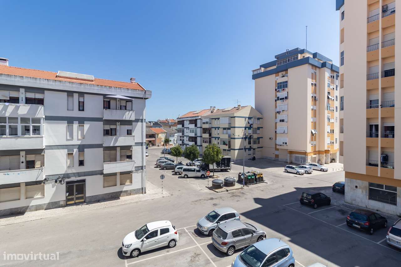 Apartamento de 4 assoalhadas na Amora-9