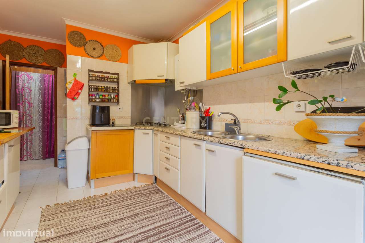 Andar de Moradia com Excelente Espaço Exterior / Terraço com 50 m² e S-6