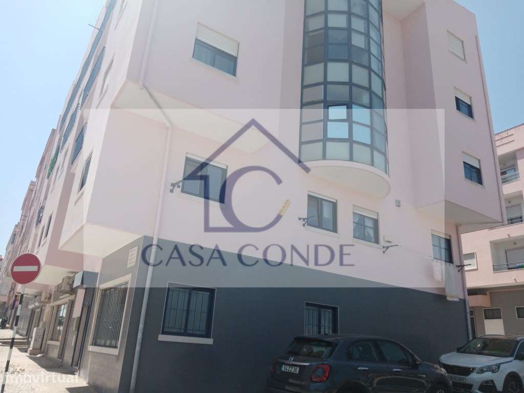 Apartamento T2 Totalmente Remodelado em Corroios-12