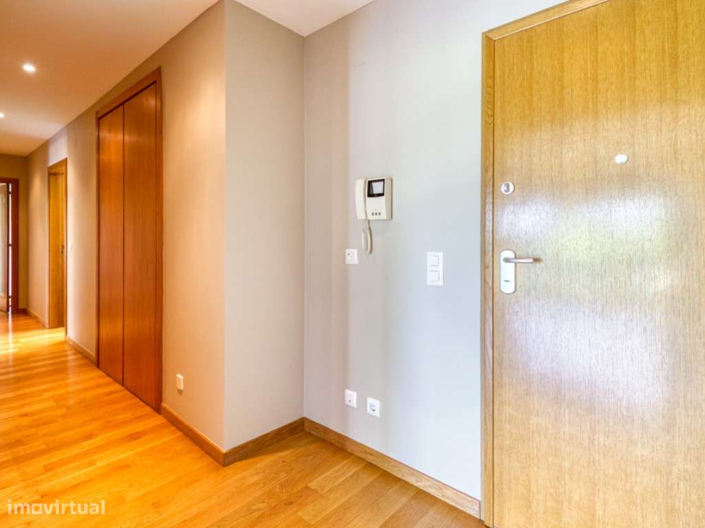 T3 com Box 2 carros e grande varanda - Colinas do Cruzeiro, Odivelas-16