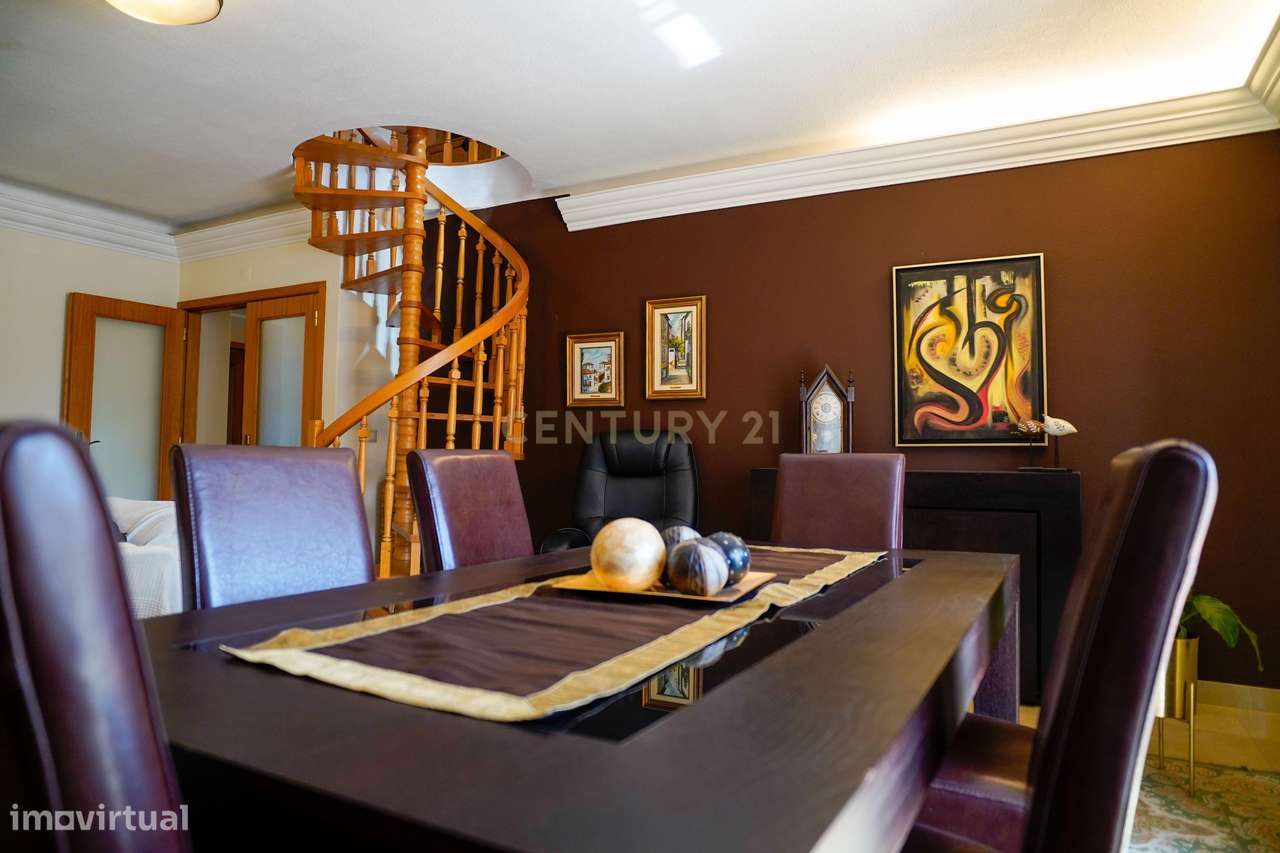 Excelente T3 Duplex à venda em São Domingos de Rana, com vista mar e s - Grande imagem: 5/20