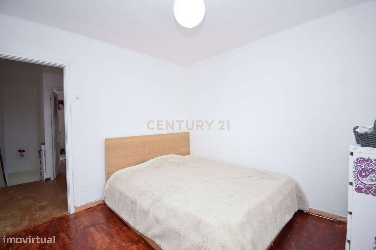 T2 duplex com sótão nas Pedralvas, Benfica-14
