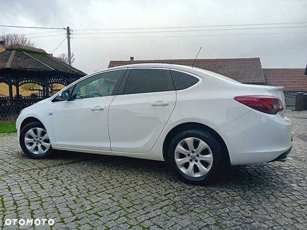 Opel Astra - 4