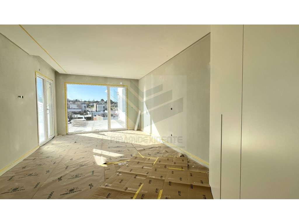 Moradia Isolada 4 Suítes, Piscina, Cave 43m2 - AZEITÃO-28