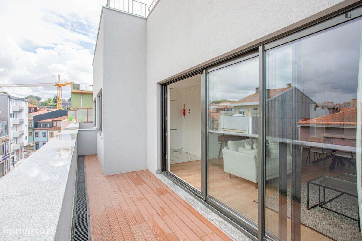 Apartamento com 3 quartos - localizado em Santo Ildefonso Porto - Grande imagem: 2/10