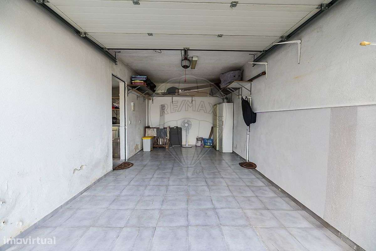 Moradia T5 para venda-8