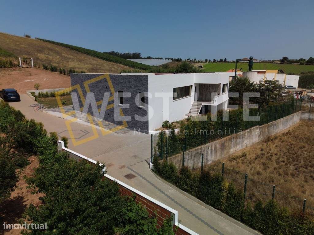 Moradia Térrea T4 com cave com vistas panorâmicas - localizada em B...-6