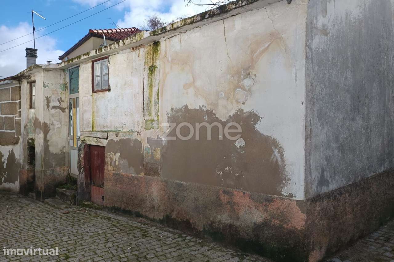 Reerguer com Estilo: Moradia T2 com Vista sobre Paços, Sabrosa-25