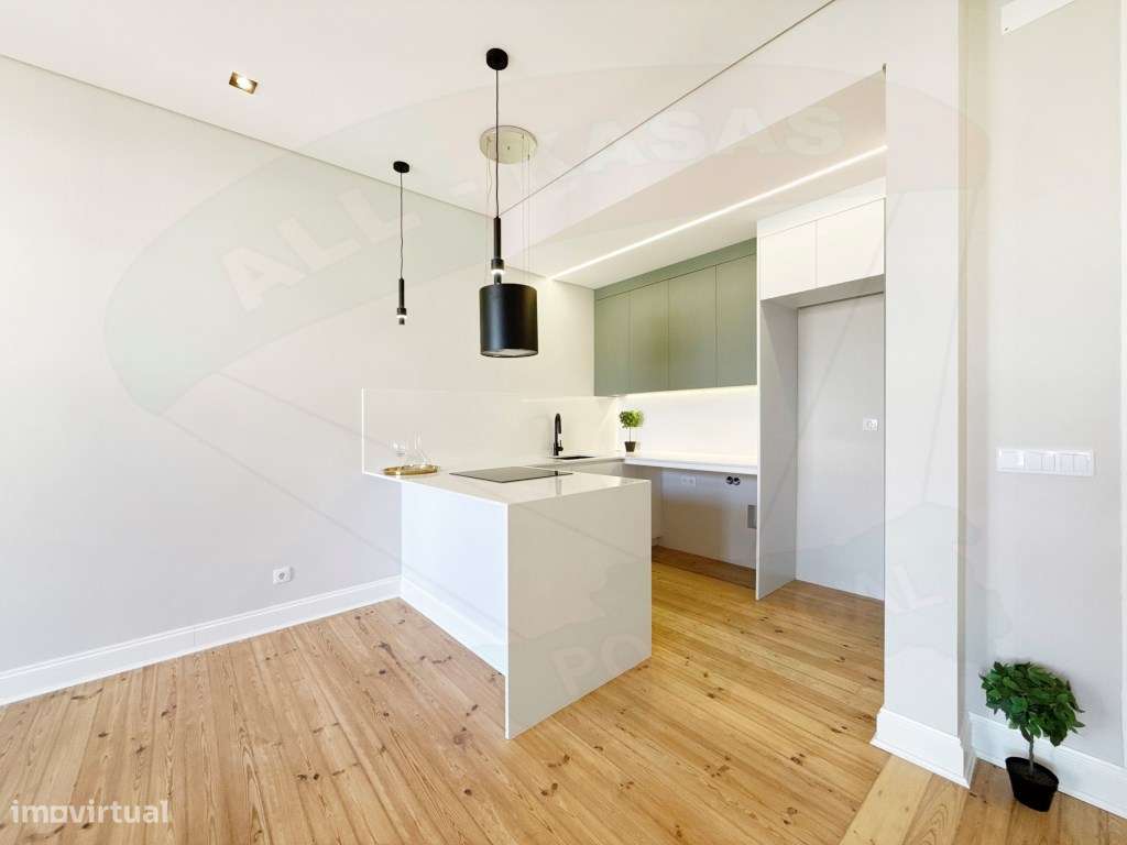 Apartamento T3 Remodelado com 2 Suites e Closet na Av. Almirante Re... - Grande imagem: 3/41