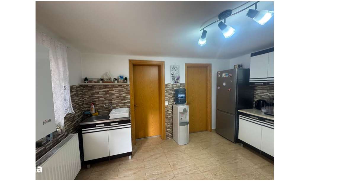 Vand Casa si Pivnita, 2 Camere, Zona Gusterita - Imagine principală: 3/17