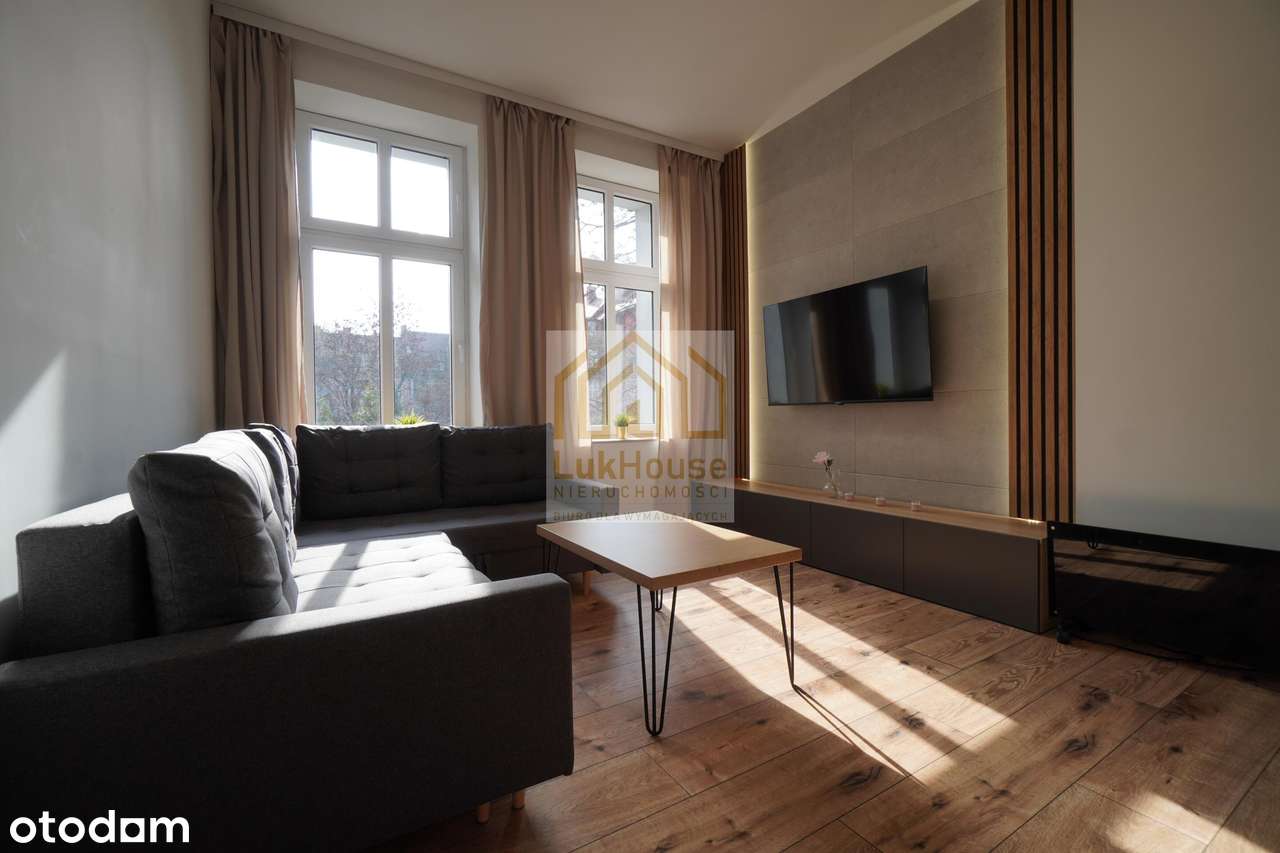 MODERNISTYCZNA KAWALERKA W WYREMONTOWANEJ KAMIENICY-2