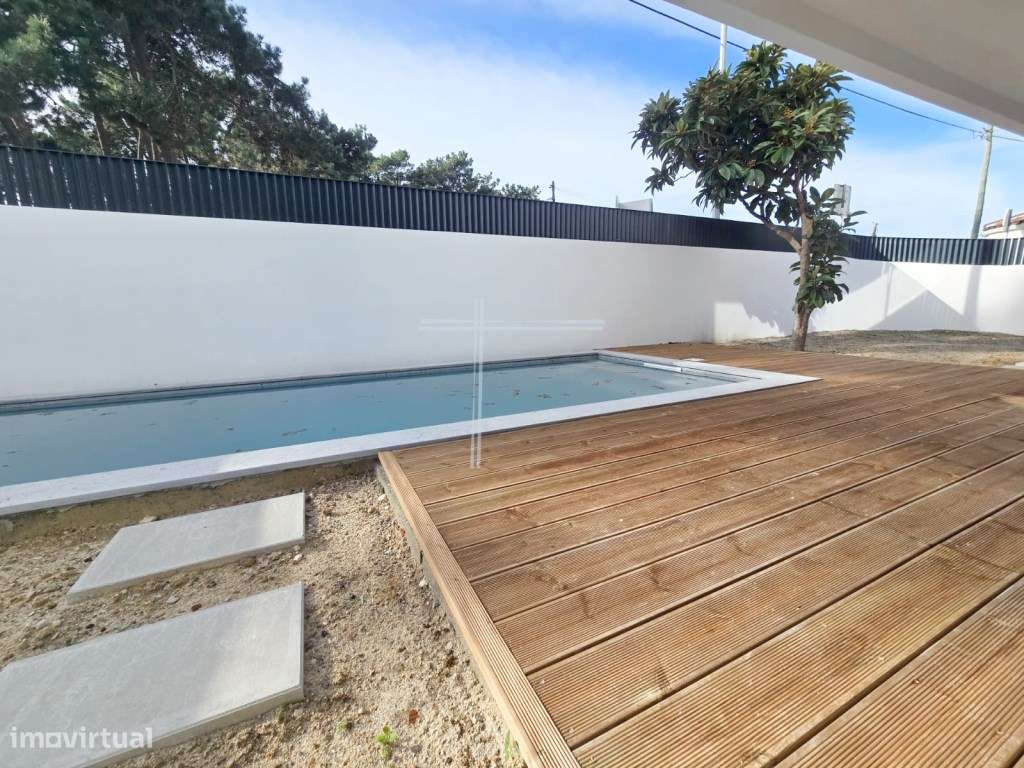 Moradia Isolada com piscina e garagem - Aroeira-38