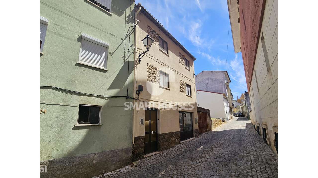 Prédio T3 + Loja no centro Arganil-0