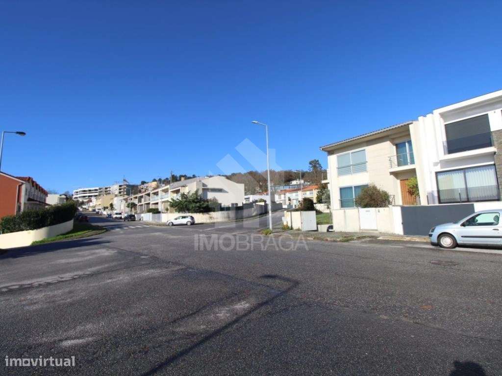 Venda de Terreno para Lotear, em Gualtar, Braga-30