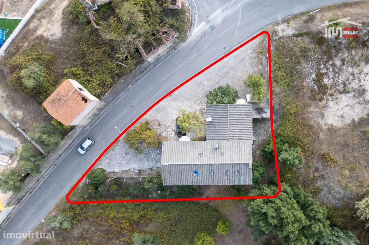 Moradia T3 para Habitação, Alojamento Local ou Comércio em Ourém - Grande imagem: 3/40