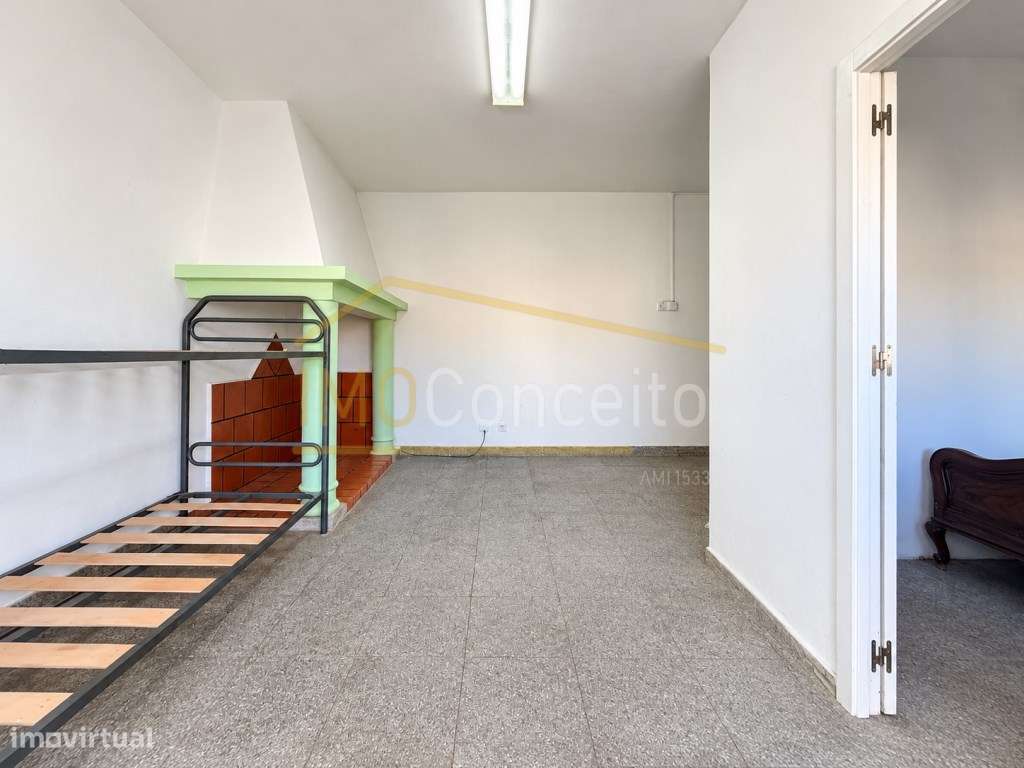 MORADIA T3 COM 2 ANEXOS| PISCINA| EXCELENTE LOCALIZAÇÃO E POTENCIAL...-28