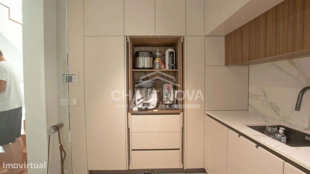 Moradia T3 com 4 casas de banho e piscina na Madalena-40