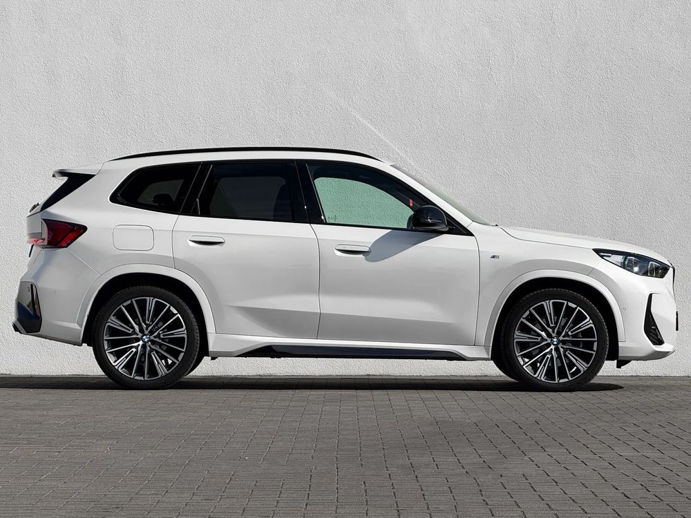 BMW X1 xDrive23d MHEV M Sport 197 KM — zdjęcie 3