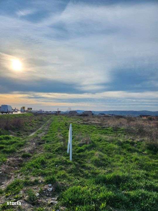 De vanzare TEREN - Imagine principală: 3/4