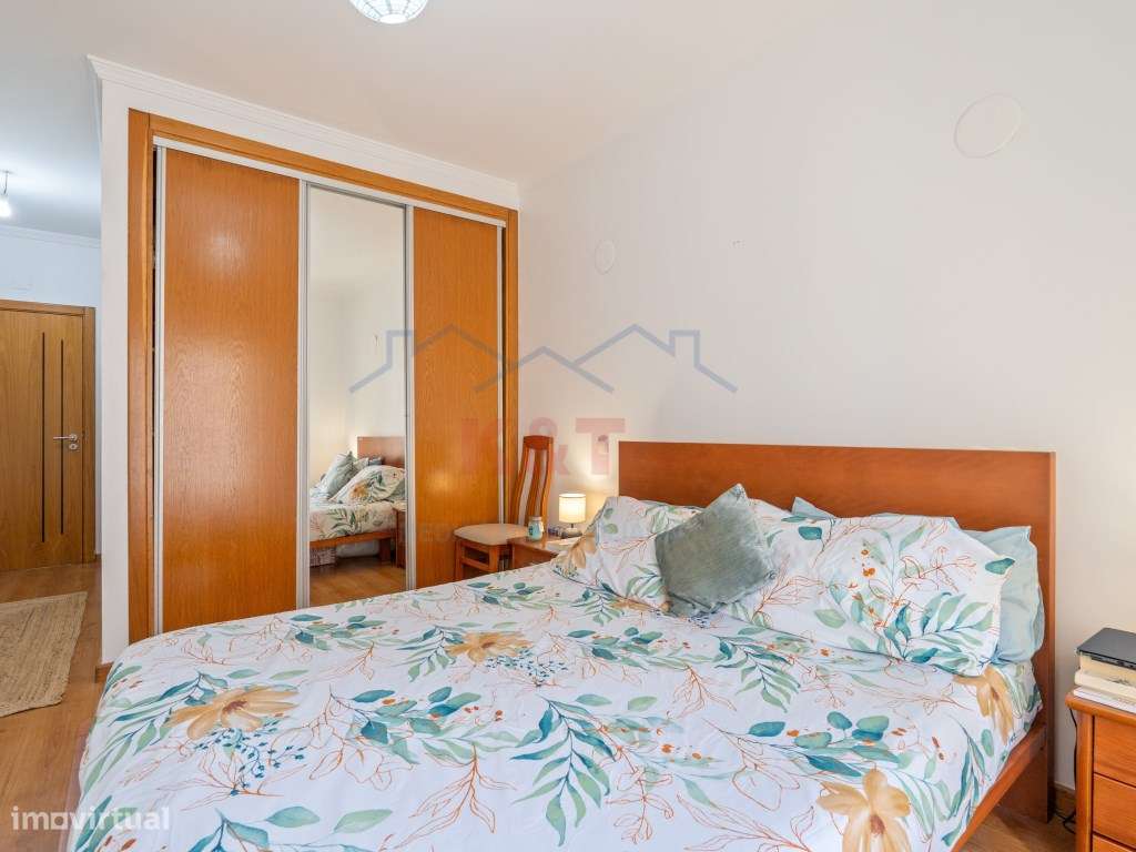 Apartamento T3 boas varandas com 2 lugares de garagem, bastante cen...-20