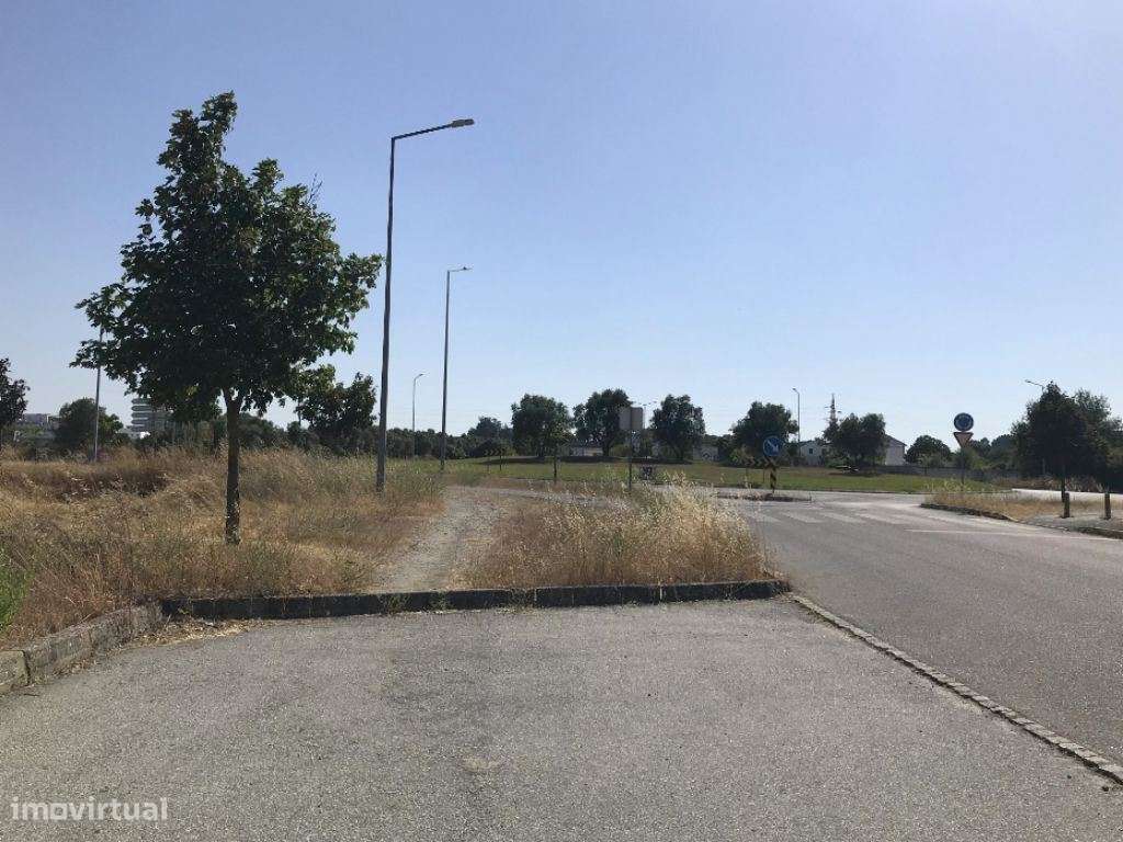 Terreno urbano Évora 10.749m2 projeto aprovado para habitação hotel... - Grande imagem: 2/25