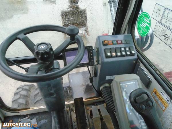 Takeuchi TB175W - 11