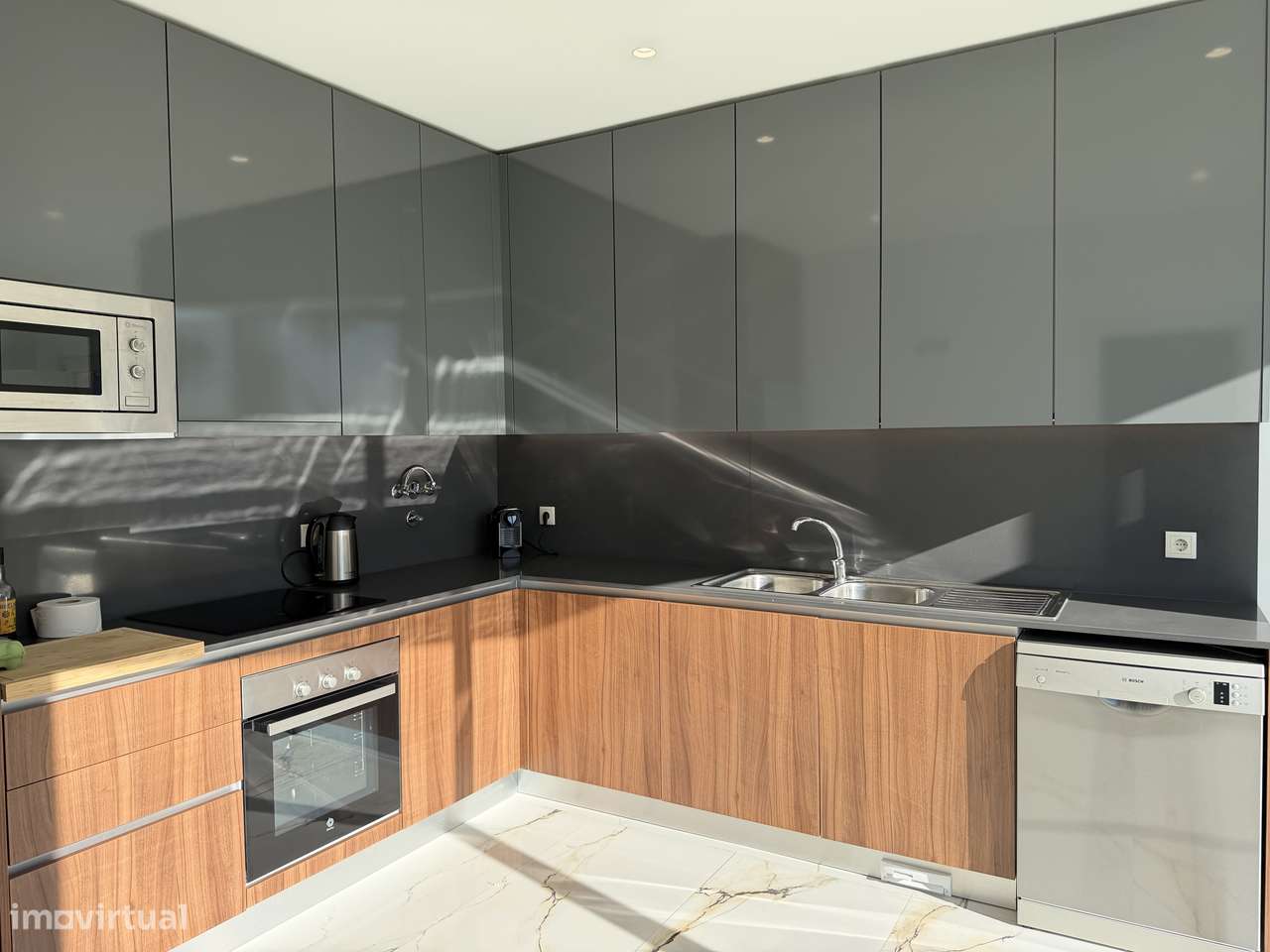 Moradia T4 NOVA com box e piscina-7