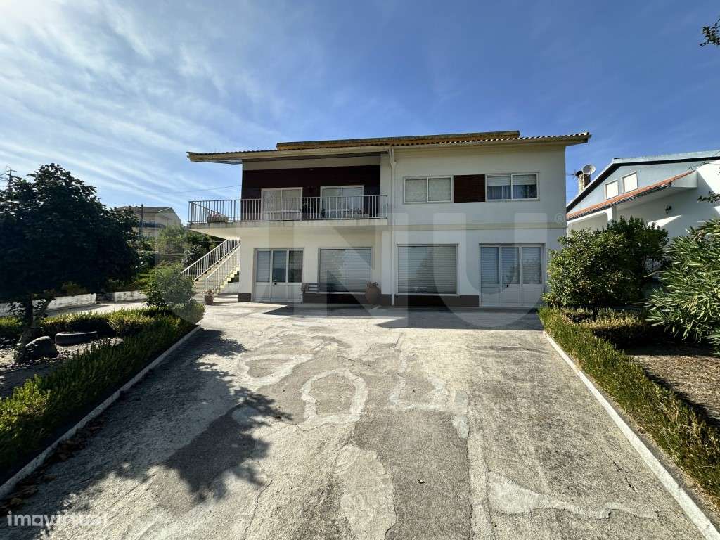 Moradia T3 com logradouro e anexo - Bairro do Espertim, Covilhã-3