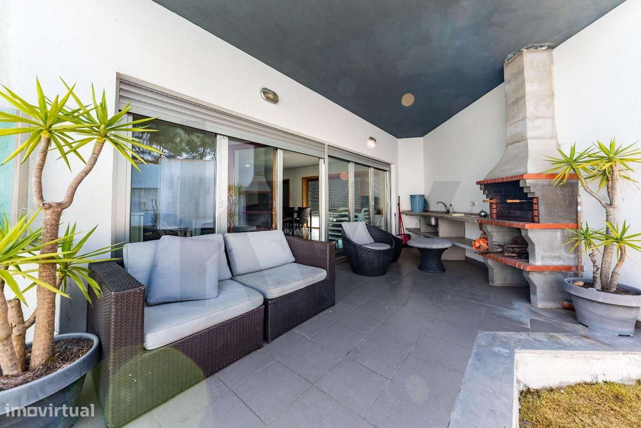 Apart T3 -  Condomínio fechado - Varandas - Piscina - Box para 3 viatu-35