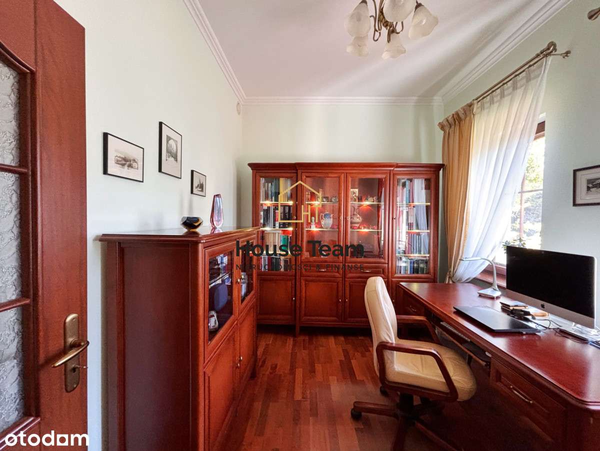 Klasyczny i stylowy dom - Niwy - 251 m2-8