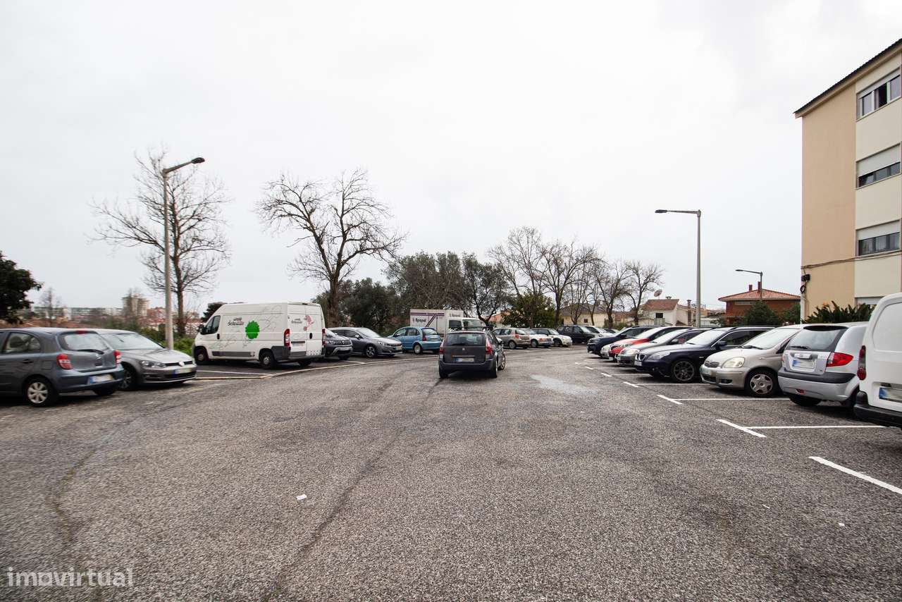 T1+1 luminoso e elegante em localização estratégica em Carcavelos-20