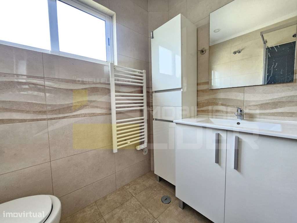 Oferta de Verão oferecemos a escritura 
Excelente Apartamento T3 m...-13