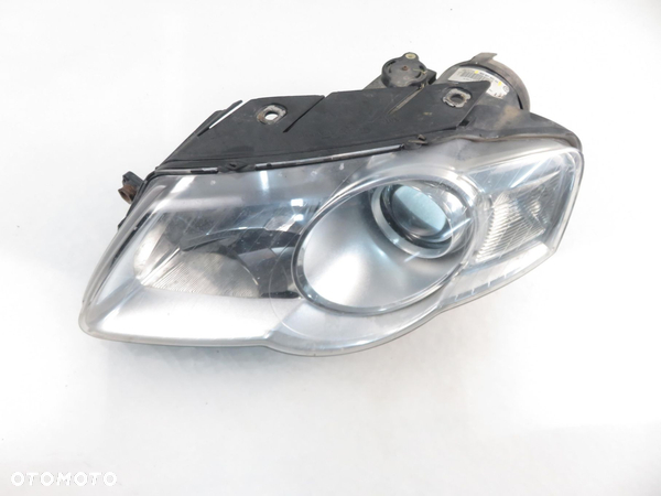 LAMPA LEWA PRZEDNIA VW PASSAT B6 3C0941005AA - 2