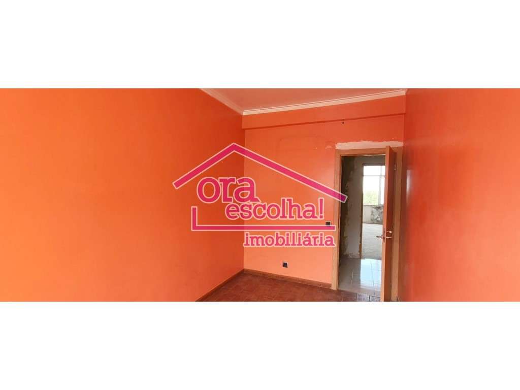 Apartamento T3, transformado em T4 Duplex com 90 m2 na Murtinheira,...-6