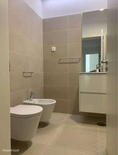 Arrenda-se T2 Azurém Estudios Um - Grande imagem: 5/10