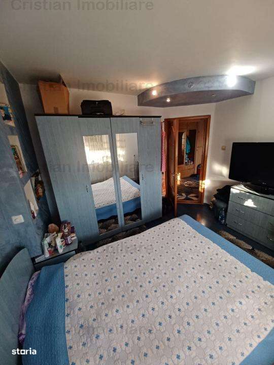 Super 2 cam conf 1 Decomandat 52 mp Radu Negru - Capatul lui 4 - Imagine principală: 4/9