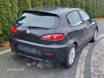 Alfa Romeo 147 1.6 T.S Impression - 11