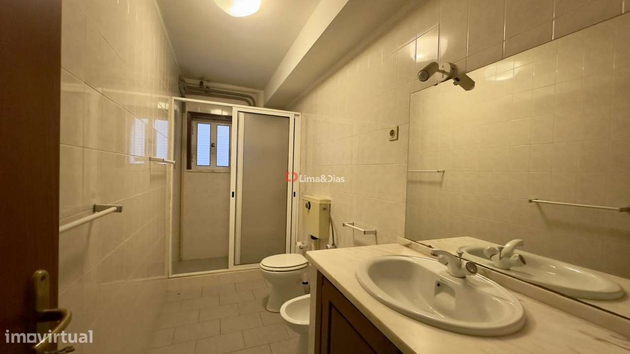 Moradia Isolada T4 Venda em Santa Maria da Feira, Travanca, Sanfins e-26