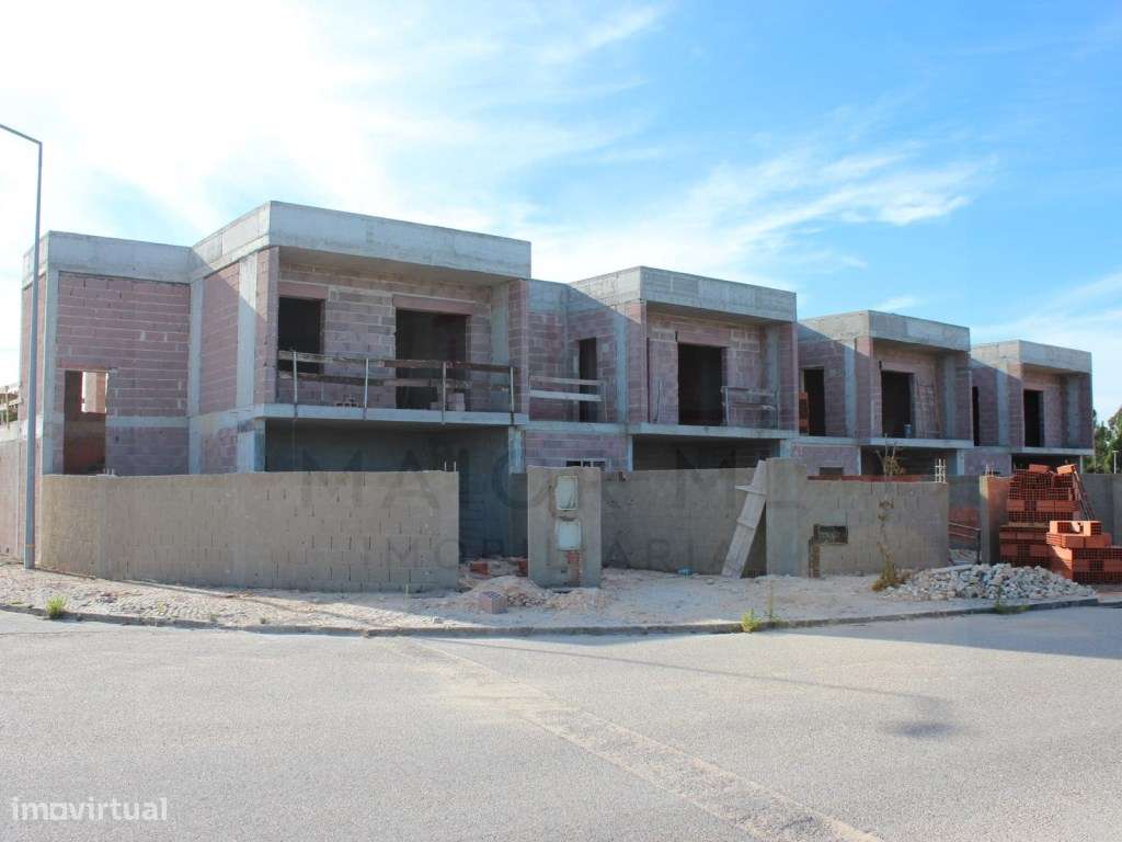 Moradias T3 em construção na urbanização Fonte Lagoa, Rio Maior-6