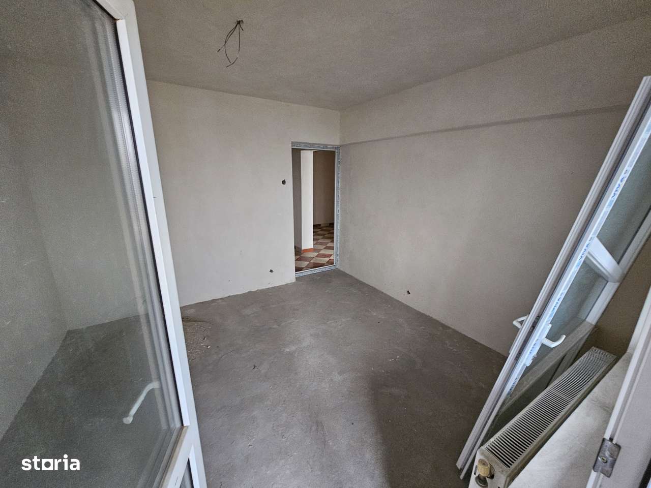 Vand ap cu 4 camere zona Cinema Orizont-3