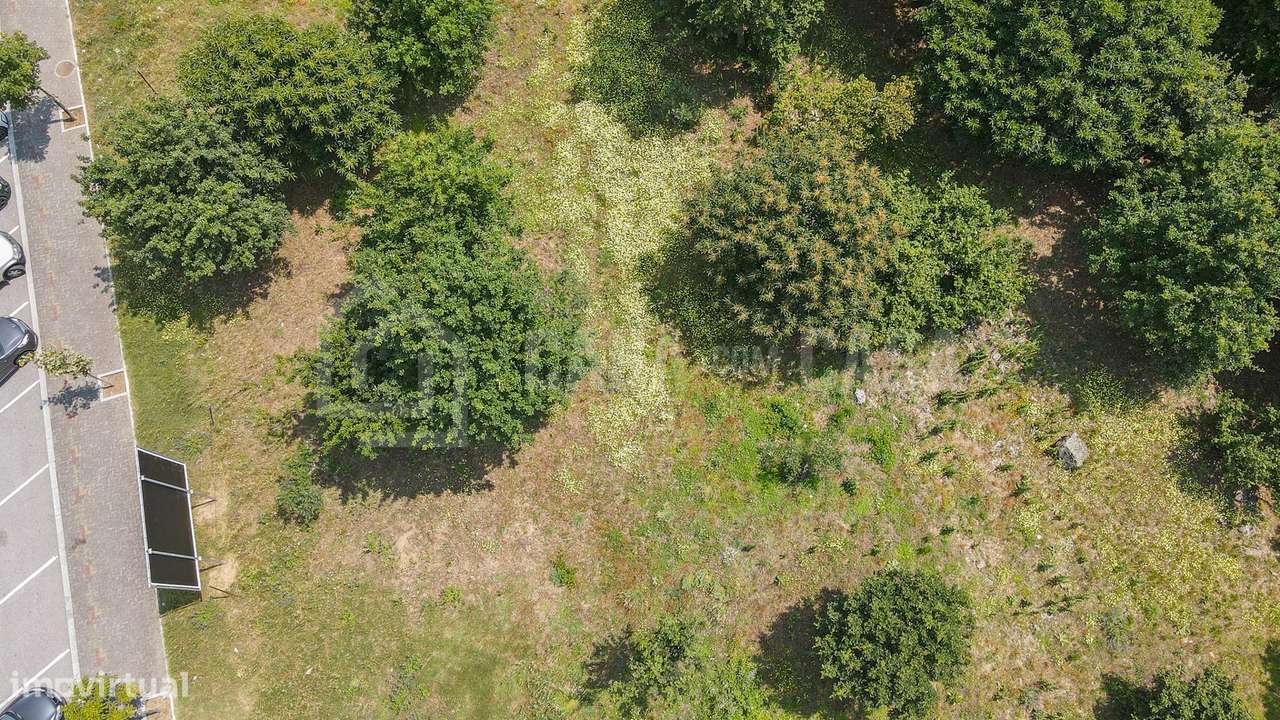 Terreno junto ao Palácio do Gelo - Grande imagem: 5/12