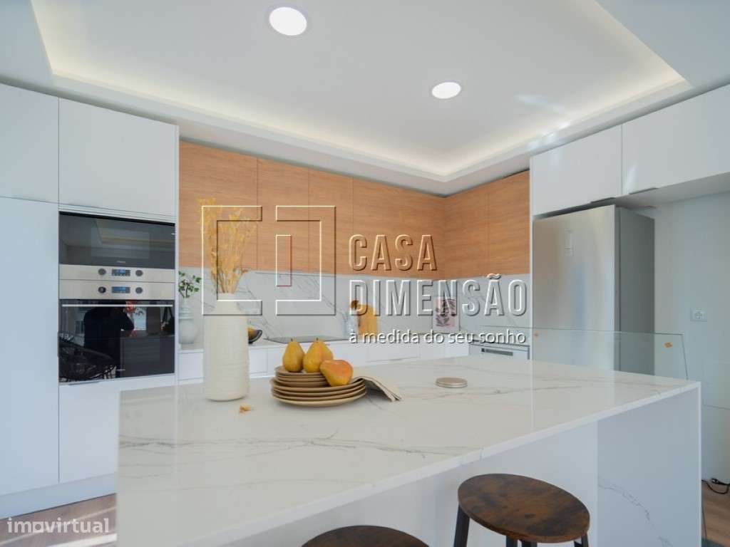 Moradia de tipologia T4+2 na melhor zona da Sobreda, com Piscina, G...-22